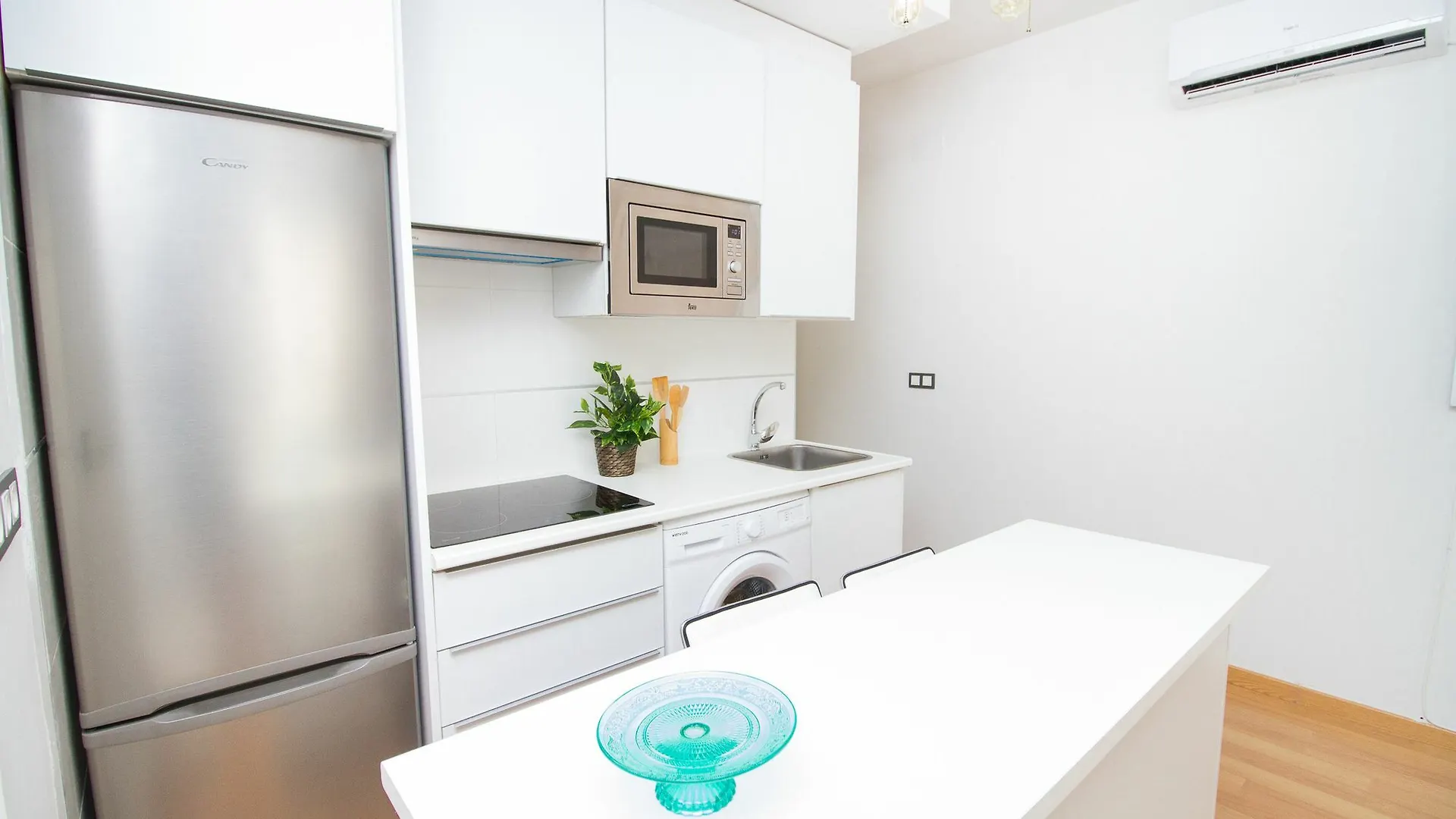 Beautiful One Bedroom Refino Malaga Apartment
