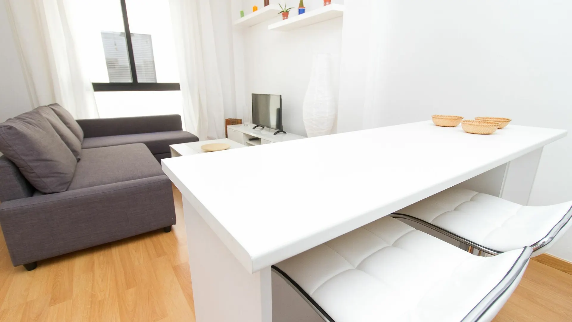 Apartment Beautiful One Bedroom Refino Malaga