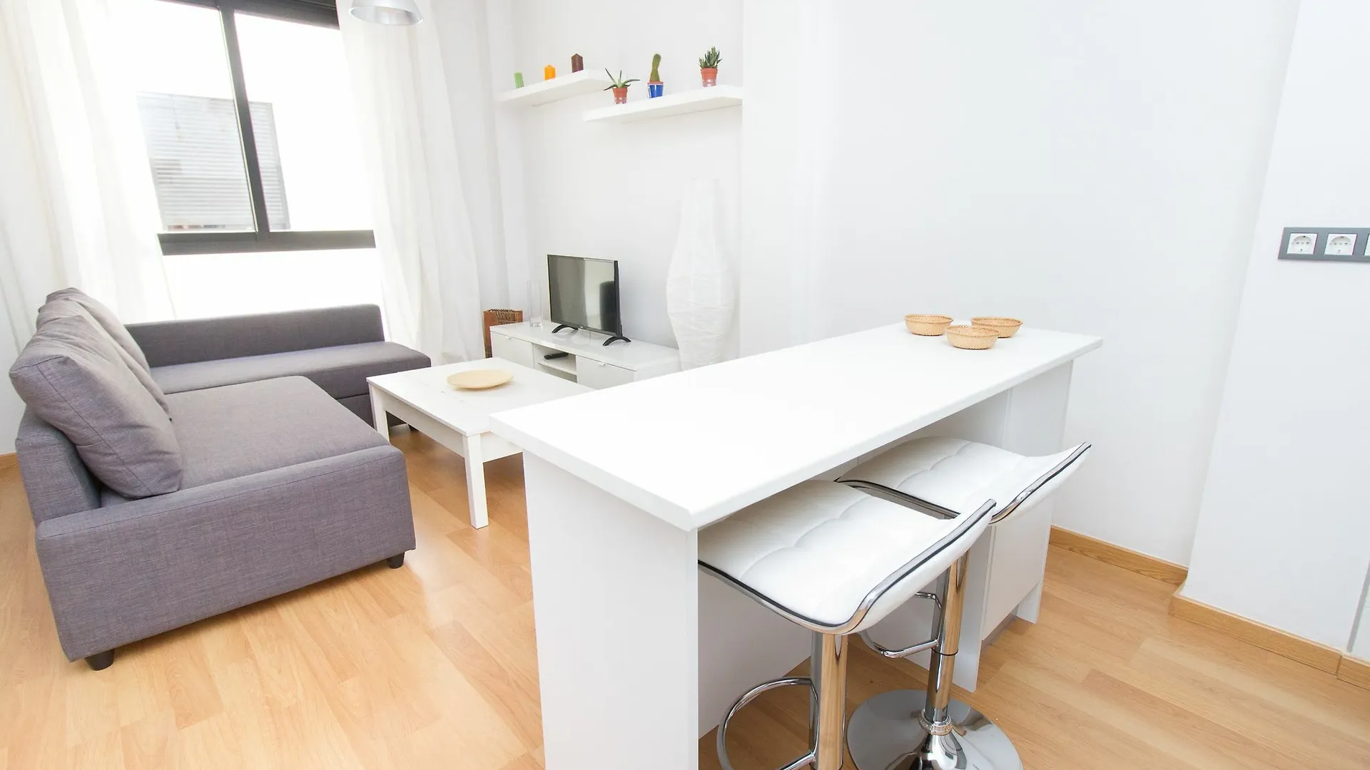 Beautiful One Bedroom Refino Malaga 0*,