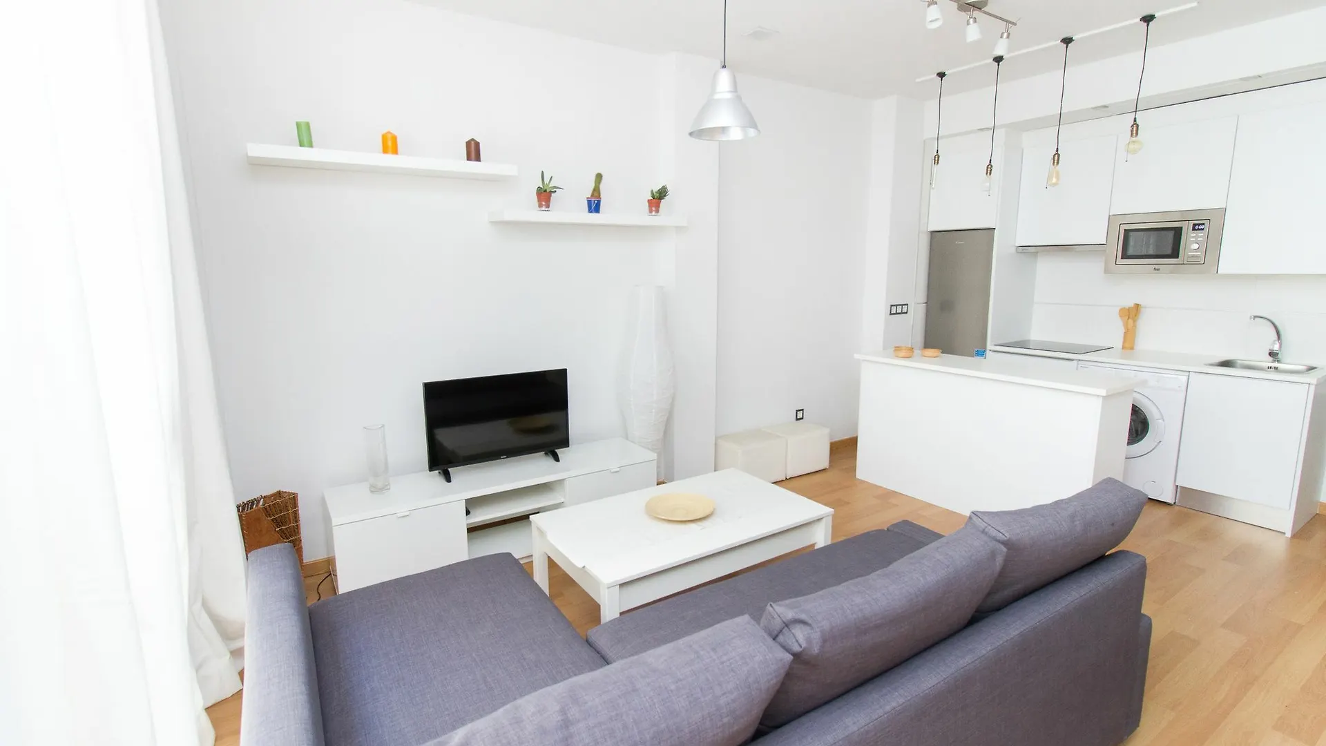 Beautiful One Bedroom Refino Malaga 0*,