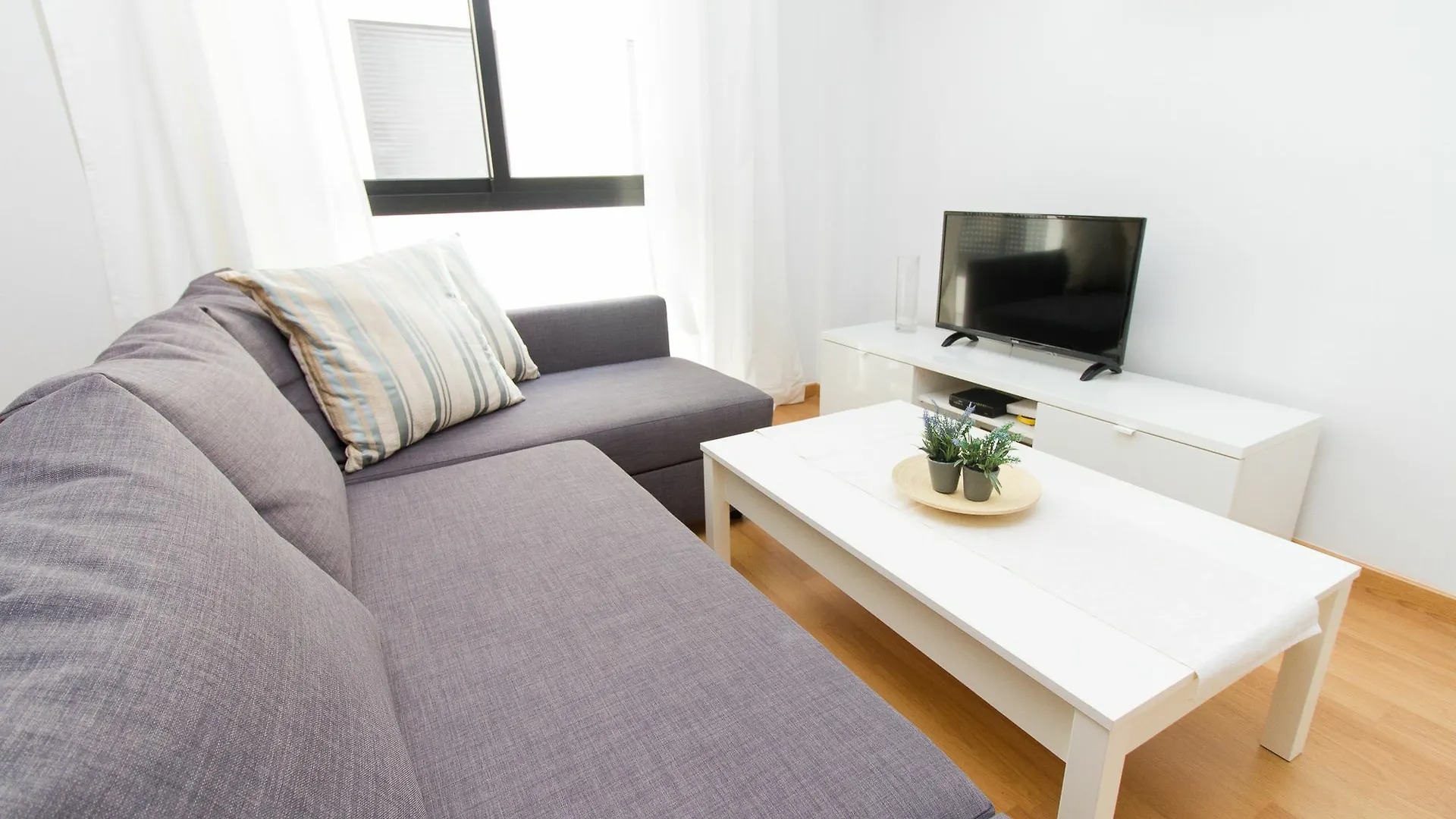 Beautiful One Bedroom Refino Malaga Apartment
