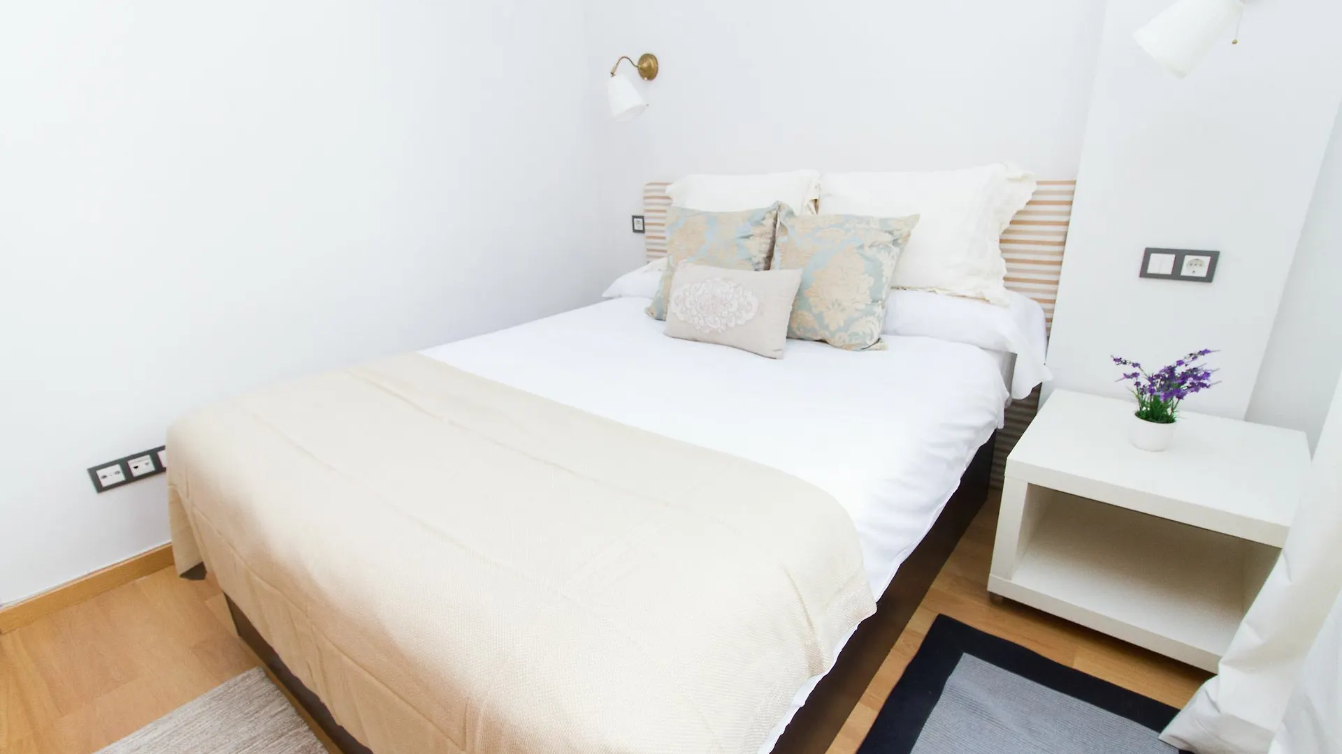 Beautiful One Bedroom Refino Malaga 0*,